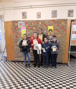 Iskolánk 3. és 4. osztályos tanulói Hangos Meseolvasó Versenyen vettek részt Kótajban. A gyerekek méltón képviselték iskolánkat. Felkészítő nevelők: Bodnárné Bacsó Ibolya és Tolnai Ilona tanítónénik voltak