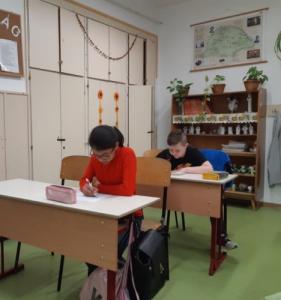 2020. február 26-án iskolánk felsőtagozatán megtartottuk a Simonyi Zsigmond Helyesírási Verseny helyi fordulóját. Intézményünkben 7 tanuló versenyzett. Felkészítő pedagógusok: Gadzsa Bernadett, Korponai Anna, Úr Mónika